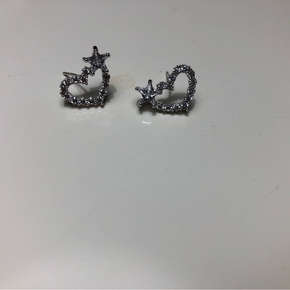 Silver cubic zirconia necklace and earrings set - Picture 2 of 3